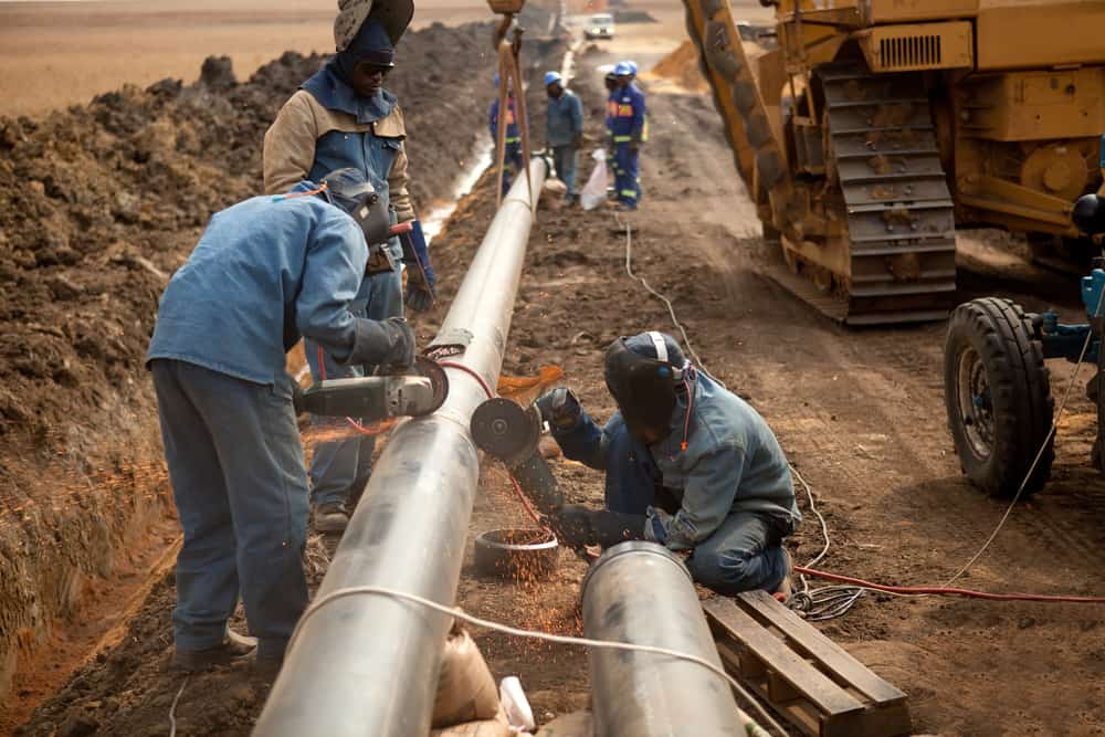 workers at gas pipeline